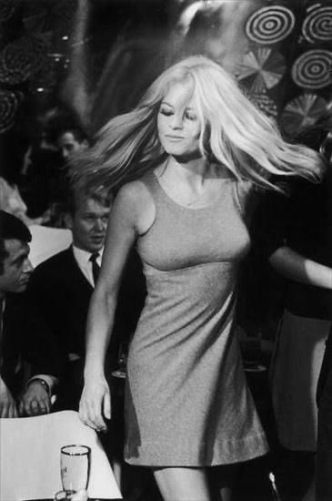 Brigitte Bardot - F3xE3ISWoAAvYX_.jpg
